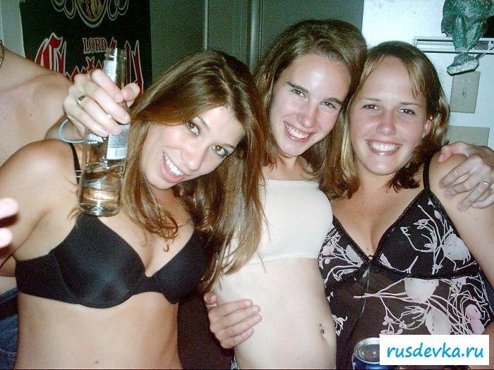 Алкоголь пошло раскрепостил баб