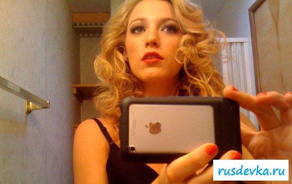 Модель Blake Lively фотографирует себя