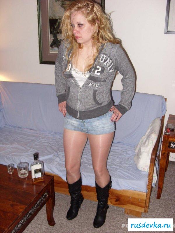 Голая пьяная женщина не в адеквате