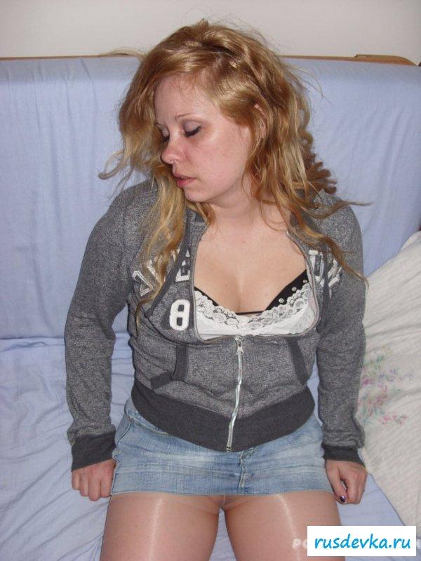 Голая пьяная женщина не в адеквате