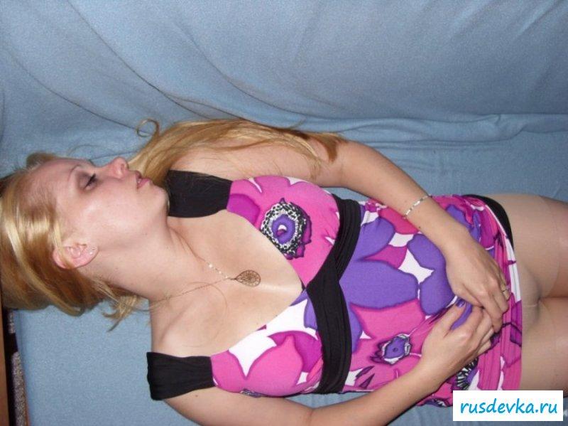 Голая пьяная женщина не в адеквате