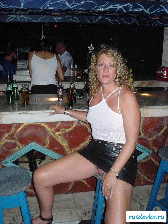 Эротический апскирт прелестных девушек