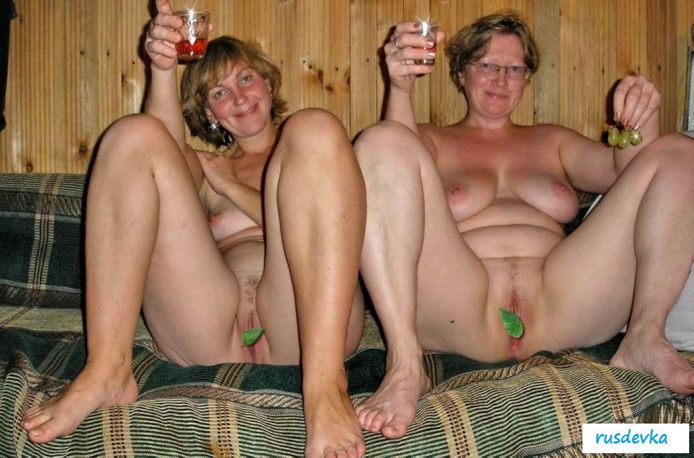 Зрелые подружки в бане