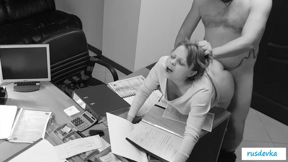 Трах в офисе скрытая камера