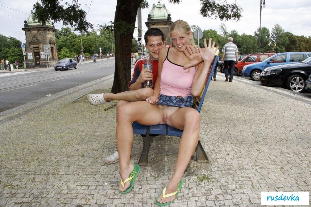 Без трусов в публичных местах